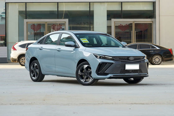 230 กม. / ชม. Geely Super Xun Plug In Hybrid รถยนต์ไฟฟ้าที่ยอดเยี่ยมพวงมาลัยซ้าย