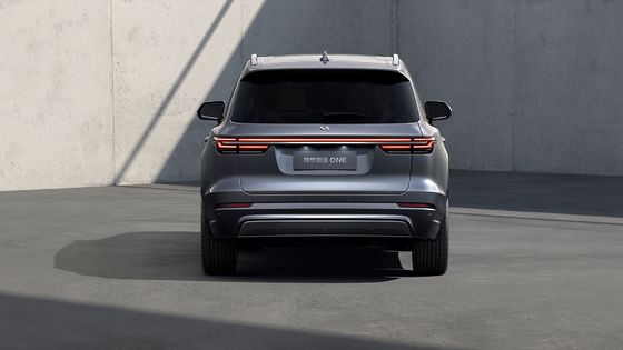 220 กม. / ชม. Plug In Hybrid SUV ระยะทาง 700Km รถยนต์ไฟฟ้าสี่หน้าจอหกที่นั่ง