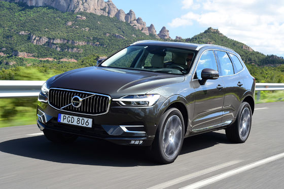 รถยนต์ไฟฟ้าขนาดกลาง 4 ล้อ 4WD 180Km/H กำลังสูงสุด 184KW Volvo XC60 B5