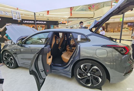 Zeekr 001 รถยนต์ไฟฟ้าขนาดใหญ่ระยะไกล 732 กม. หรูหรา 6.9 วินาทีถึง 100 กม. / ชม.