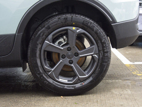 รถยนต์ไฟฟ้าขนาดเล็กที่เป็นมิตรกับสิ่งแวดล้อม SUV Geely Geometry E 320km 401km 5 ประตู 5 ที่นั่ง