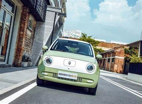 รถมินิ EV ไฟฟ้า 351 กม. Euler Black Cat ยานพาหนะพลังงานใหม่ 102 กม. / ชม. สำหรับสุภาพสตรี