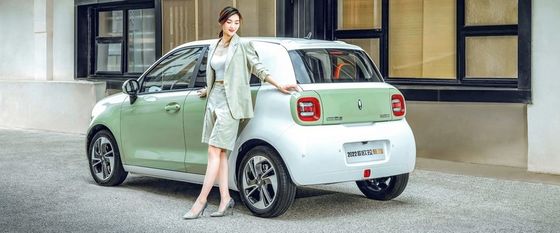 รถมินิ EV ไฟฟ้า 351 กม. Euler Black Cat ยานพาหนะพลังงานใหม่ 102 กม. / ชม. สำหรับสุภาพสตรี