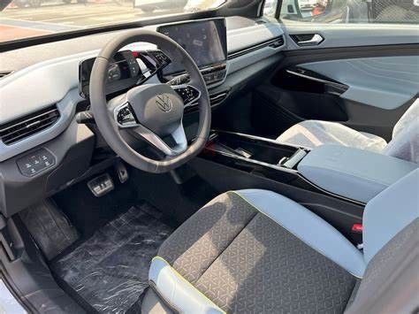 125KW EV Compact SUV VW ID4 X Pro รถยนต์ไฟฟ้าหรูหราพลังงานใหม่ 160 กม. / ชม.