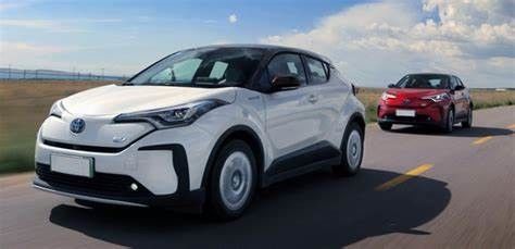 รถยนต์ไฟฟ้า Toyota Izoa Pure Nedc 400km EV Cars SUV 54.3kwh 150kw 300nm 204HP