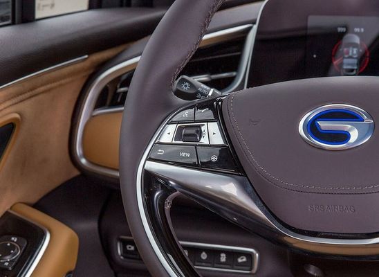 110 กม. / ชม. GAC AION รถยนต์ไฟฟ้า 5 ประตู 5 ที่นั่งรถเก๋งแบตเตอรี่ลิเธียมไอออน