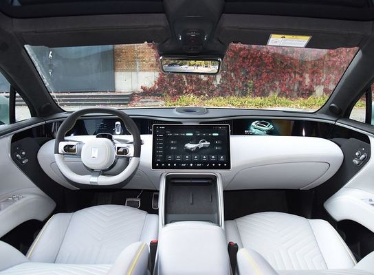 รถยนต์ไฟฟ้าขนาดใหญ่ 4 ประตู 5 ที่นั่ง Avita 11 555km ช่วง 200km / h ความเร็วสูงสุด