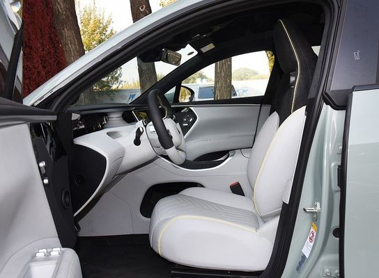 รถยนต์ไฟฟ้าขนาดใหญ่ 4 ประตู 5 ที่นั่ง Avita 11 555km ช่วง 200km / h ความเร็วสูงสุด