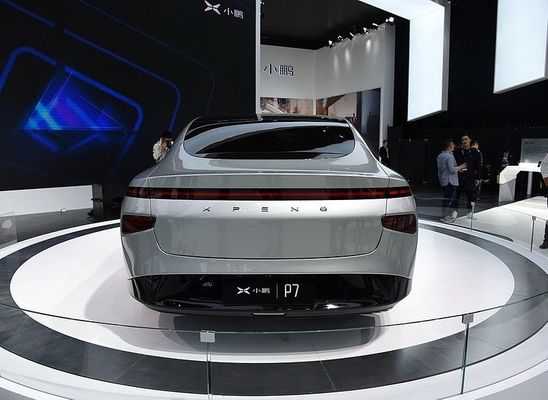 รถลีมูซีนไฟฟ้าอัจฉริยะ Xpeng P7 Nedc 2WD 4WD 480 586 670 706km