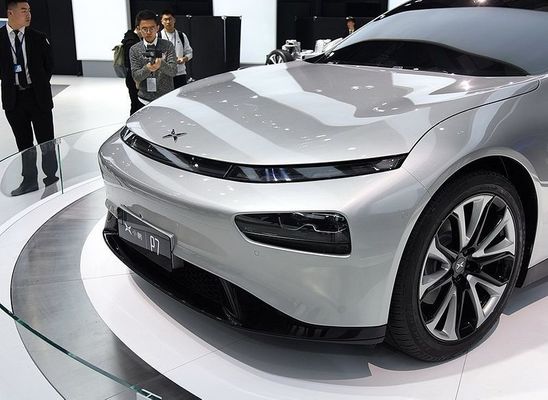 รถลีมูซีนไฟฟ้าอัจฉริยะ Xpeng P7 Nedc 2WD 4WD 480 586 670 706km