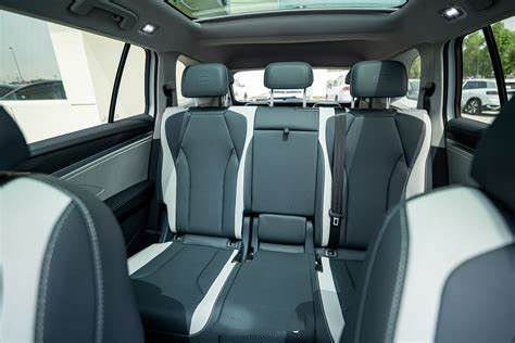 รถ EV ระยะไกล 601 กม. Volkswagen Id. 6 Crozz Pure+ รถเอสยูวีไฟฟ้า 7 ที่นั่ง