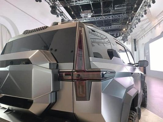 รถยนต์ขนาดใหญ่ AtDongfeng Mengshi M-Hero 917 EV การผลิตเริ่ม 1000 HP 505 Km Range ภายใต้หมวก