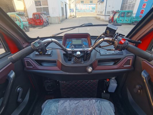 รถจักรยานยนต์สามล้อประจําตัว ปิดด้วยน้ํามันเบนซิน มีหลายสี ความเร็วสูงสุด 70 กม./ชม.