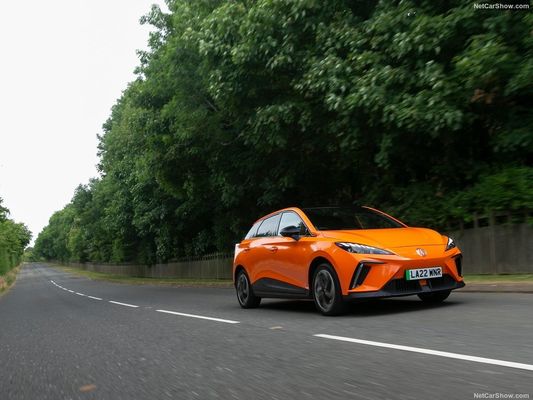 New Energy 2024 รถยนต์ไฟฟ้าที่ร้อนที่สุดMG4 EV ด้วยแรงหมุน 250N.m แม็กซ์. 986l พื้นที่กระเป๋าเดินทางใหญ่