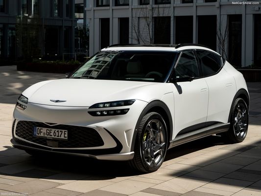 Genesis GV60 Upmarket All Electric Family Car With 76.4kwh แบตเตอรี่ 350Nm Of Torque รุ่นกระตุ้นและขับเคลื่อน