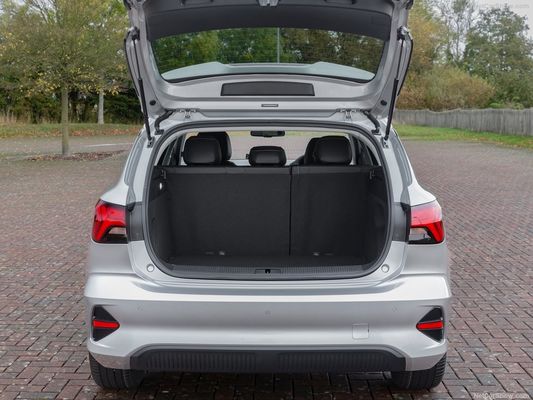 รถไฟฟ้าขนาดใหญ่ที่สะดวกสบายใน MG 5 EV มีระยะทาง 344 กม. และสามารถชาร์จได้ดี