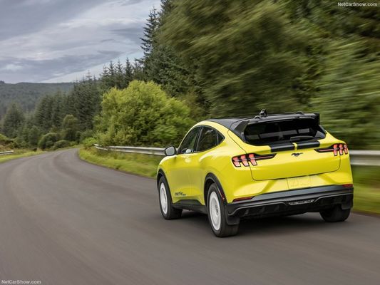 การแข่งขันรถแข่งขันแบบพิเศษ รถยนต์ครอบครัว Out การแข่งขันที่ Ford Mustang Mach-E Rally (2024) 480 แรงม้า