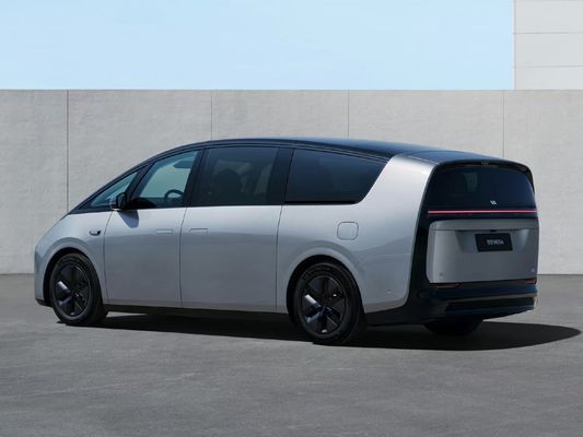 Lixiang MEGA 2024 EV 7 ที่นั่ง MPV หรูหรา 710KM ระยะยาว 4WD รถไฟฟ้า