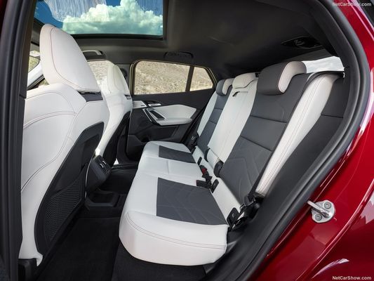 ขายร้อน รถไฟฟ้าระยะยาว 2024 สําหรับ BMW IX2 449Km ความเร็วสูง รถพลังงานใหม่