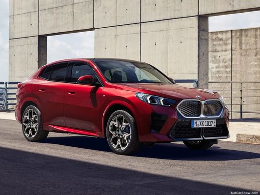 ขายร้อน รถไฟฟ้าระยะยาว 2024 สําหรับ BMW IX2 449Km ความเร็วสูง รถพลังงานใหม่