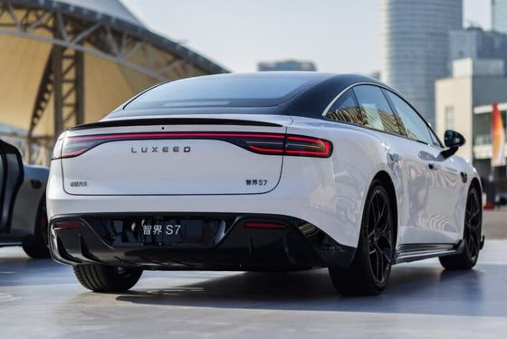 2024 New Chery Huawei LUXEED S7 2024 Luxury Electric Sedan LUXEED S7 พร้อม 12.4kw/h คอนสัมพ์ชัน