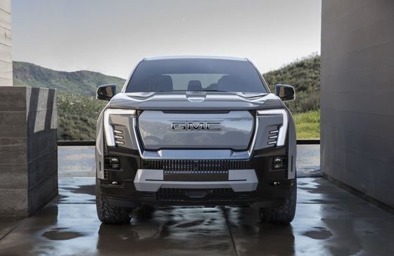 GMC Sierra EV ไพเวอร์ทรีนแบบสองมอเตอร์ที่มี 754P เรตติ้งให้ลากได้ถึง 9500 ปอนด์ และสามารถลากได้ถึง 1300 ปอนด์ของน้ําหนัก