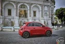 2024 FIAT 500e FWD รถไฟฟ้าขนาดเล็ก แบตเตอรี่ 42kwh ความเร็วสูงสุด 94mph
