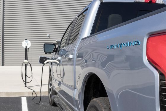 รถไฟฟ้า ฟอร์ด เอฟ-150 ไลท์ พิกอัพไฟฟ้าบริสุทธิ์ มีระยะทางใหญ่และมีห้องเก็บของขนาดใหญ่