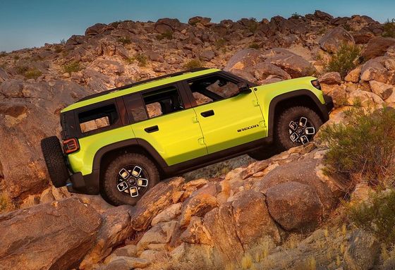 รถยนต์ SUV แบบไฟฟ้า 2024 Jeep Recon EV พร้อมหลังคาพับ
