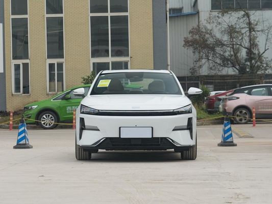 2024 Geely L6 Plug In Hybrid Electric Car มีระยะทาง 1370 กิโลเมตร