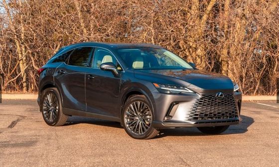 รุ่น SUV crossover หรู 2024 Lexus RX 450h+ PHEV ด้วยระยะทาง 37 ไมล์