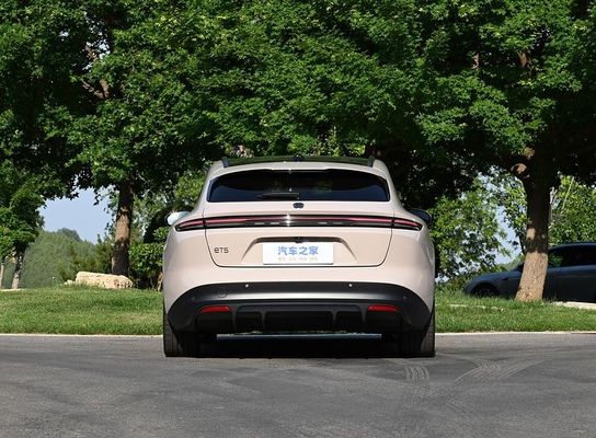 รถพลังงานใหม่ในสต๊อก พร้อมสีที่เพียงพอ 2024 Nio ET5T Weilai รถไฟฟ้า 75kwh 200km / h รถความเร็วสูง