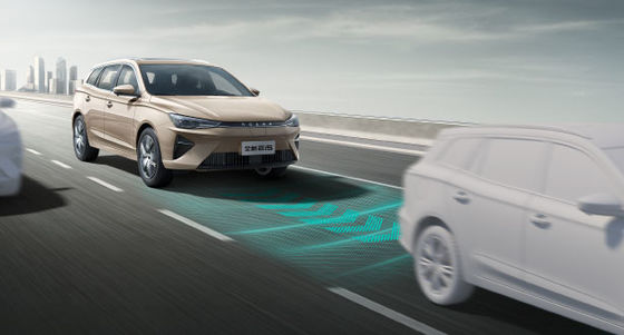 NEDC 501Km ระยะทาง Roewe Ei5 MPV รถไฟฟ้าบริสุทธิ์ ความเร็วสูงสุด 185km/h 8.3sec 0-100km/h การเร่ง