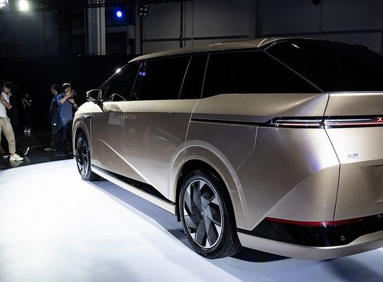 รถยนต์ไฟฟ้ายอดขาย รถยนต์ใหม่ XPENG X9 2024 ขนาดใหญ่ Mpv 4dw 5 ประตู 7 ที่นั่ง Xiaopeng X9 ขนาดใหญ่ Suv รถพลังงาน