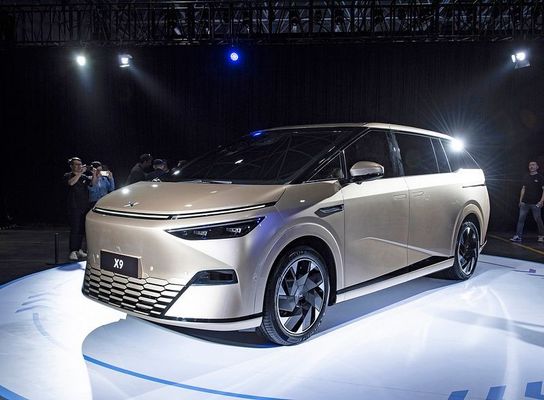 รถยนต์ไฟฟ้ายอดขาย รถยนต์ใหม่ XPENG X9 2024 ขนาดใหญ่ Mpv 4dw 5 ประตู 7 ที่นั่ง Xiaopeng X9 ขนาดใหญ่ Suv รถพลังงาน