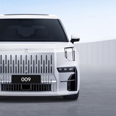 Zeekr 009 รถยนต์ MPV ลักชัวร์ไฟฟ้าบริสุทธิ์ ปรับความคาดหวังของคุณของ MPVS แบตเตอรี่ 140kwh 822km CLTC ระยะ 0-100km / h ใน 4.5s