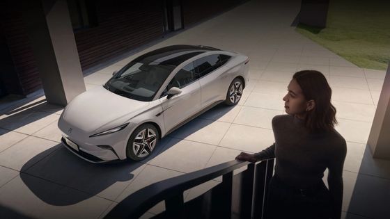 รถไฟฟ้าบริสุทธิ์ Feifan F7 มีการชาร์จแบตเตอรี่ฟรี และเปลี่ยนแบตเตอรี่ตลอดชีวิต รถไฟฟ้าขับเคลื่อน 500 กม.