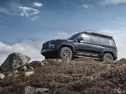 ขายก่อนปี 2024 งานแสดงรถยนต์ปักกิ่ง BYD ยางวัง U8 2024 รถลุคซ่านอกถนน 1197hp 4 มอเตอร์ 4wd รถไฟฟ้า Byd U8 ไฮบริด