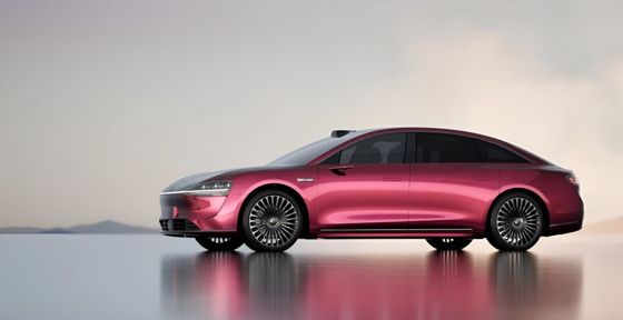 ขายด่วน Huawei & BAIC Stelato S9 รถไฟฟ้าบริสุทธิ์ 4 ประตู/5 ที่นั่ง ซีดาน 214 กม./ชม ความเร็วสูงสุด 227kw มอเตอร์พลังงาน New Ev Car