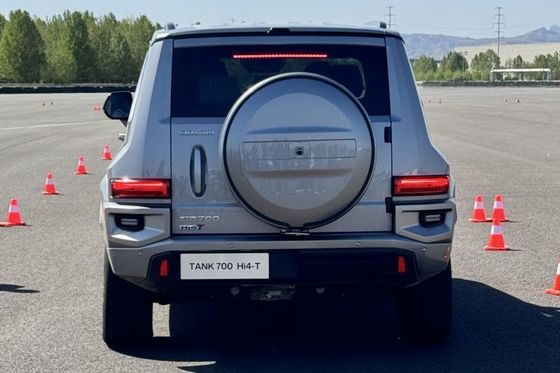 GWM TANK รถยนต์ SUV รถยนต์ PHEV AWD รถขับขี่ 190km/h ความเร็วสูงสุด ด้วยเครื่องยนต์ V6 3.0t 360PS และเวลาชาร์จเร็ว 0.4h