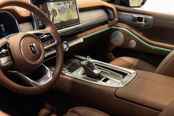 GWM TANK รถยนต์ SUV รถยนต์ PHEV AWD รถขับขี่ 190km/h ความเร็วสูงสุด ด้วยเครื่องยนต์ V6 3.0t 360PS และเวลาชาร์จเร็ว 0.4h