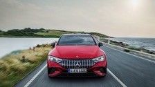 รถไฟฟ้าขายร้อน Mercedes-Benz EQE AMG 43 4MATIC แบตเตอรี่ 90.6kwh ระยะทาง 450km ด้วยพลังงานมอเตอร์ 350kw/476P.s