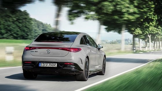 รถยนต์ใหม่ EV SUV ระยะทางไกล 609km รถไฟฟ้า Mercedes-Benz EQE 500 w350kw/408P.s พลังงานของมอเตอร์ 5.1s ความเร่ง 0-100km / h