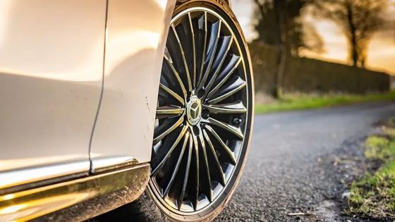 รถไฟฟ้าที่คุ้มค่ามากที่สุด Mercedes-Benz EQE 300 Sedan ระยะทาง 525 กิโลเมตร 180kw/245P.s พลังงาน w 210kmh ความเร็วสูงสุด