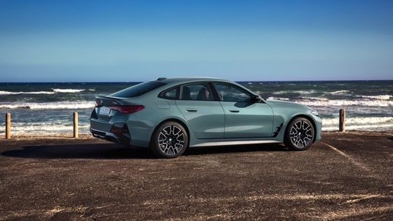 รถยนต์ไฟฟ้าบริสุทธิ์ ความสามารถสูง ระยะทาง 450 กิโลเมตร BMW i4 ความเร่ง 0-100 กิโลเมตรต่อชั่วโมง ในระยะเวลา 3.9 วินาที ความเร็วสูงสุด 225 กิโลเมตรต่อชั่วโมง พลังงาน 400kw