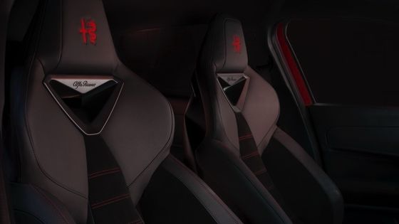 รถยนต์คอมแพคต์แรกของอัลฟ่า โรเมโอ จูเนียร์ อิเล็กทริก แบตเตอรี่ 54.8kwh และพลังงานสูงสุด 158kwh