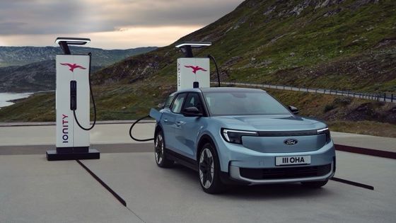 เตรียมพร้อมสําหรับการไป สะอาดไฟฟ้า Crossover Ford Explorer AWD กับ 532 กิโลเมตร WLTP 250kw / 340P.s พลังงานมอเตอร์และความเร็วสูงสุด 180 กิโลเมตร / ชั่วโมง