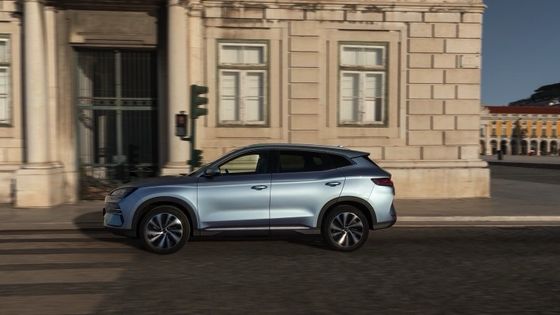 FWD 1.5L เครื่องยนต์ At BYD SEAL U DM-i PHEV รถไฟฟ้า พร้อมมอเตอร์ไฟฟ้า 18.3kwh แบตเตอรี่ พลังงานสูงสุด 214bhp