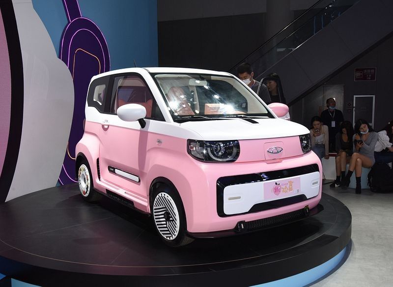 Smart Mini Ev Car Chery มินิ อิเล็กทริก 4 ล้อ QQ ไอศกรีม 3 ประตู 4 ที่นั่ง 2023