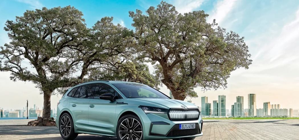 การขับขี่ที่สบายพอและเร็วอย่างน่าชื่นชมใน Skoda Enyaq iv80 82kWh แบตเตอรี่ มอเตอร์เดียว รถไฟฟ้าขับเคลื่อนล้อหลัง